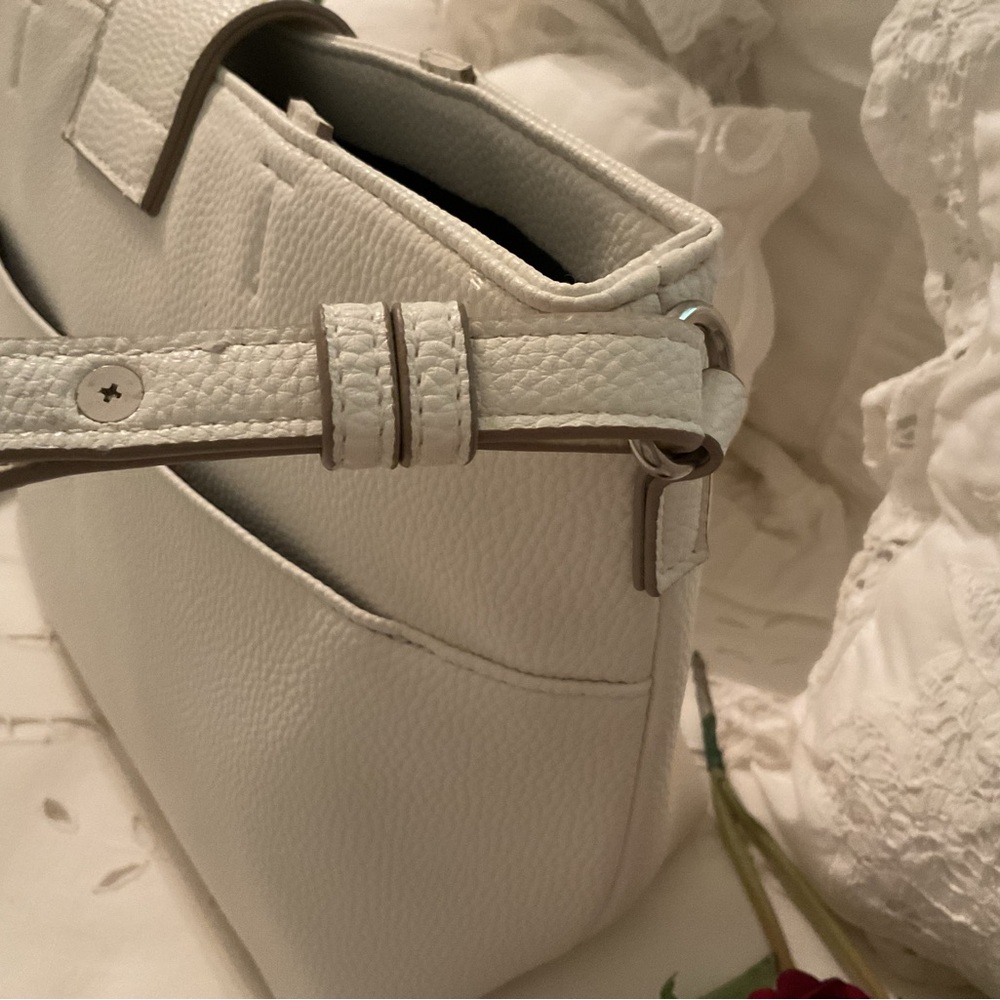 TAHARI “MARLOWE” TOTE BAG FAUX LEATHER, PEARL WHITE - Picture 8 of 16
